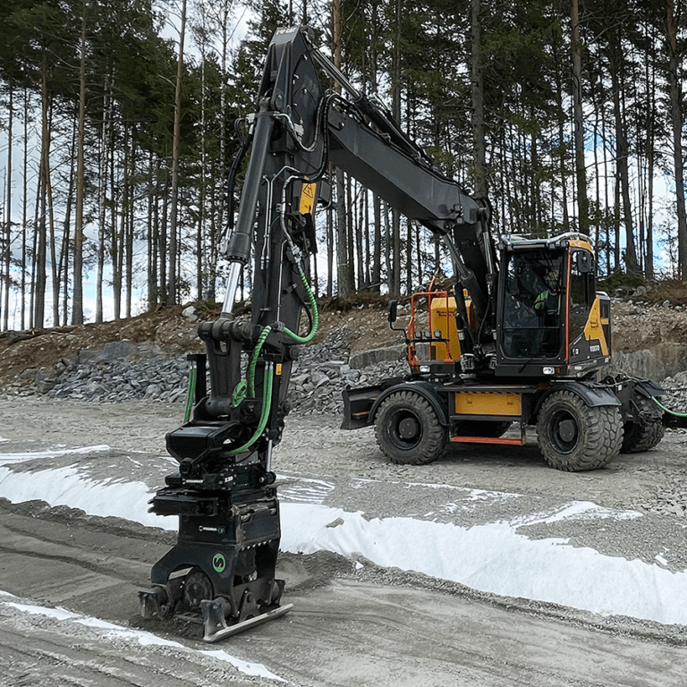 Steelwrist Compactor